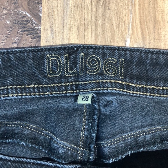 DL1961 Amanda Skinny - Picture 5 of 6